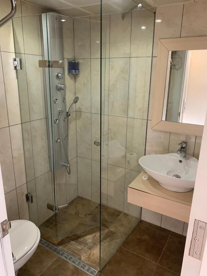 Kecik Hotel Истанбул Екстериор снимка