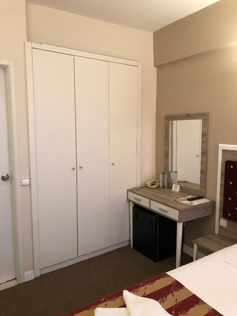 Kecik Hotel Истанбул Екстериор снимка