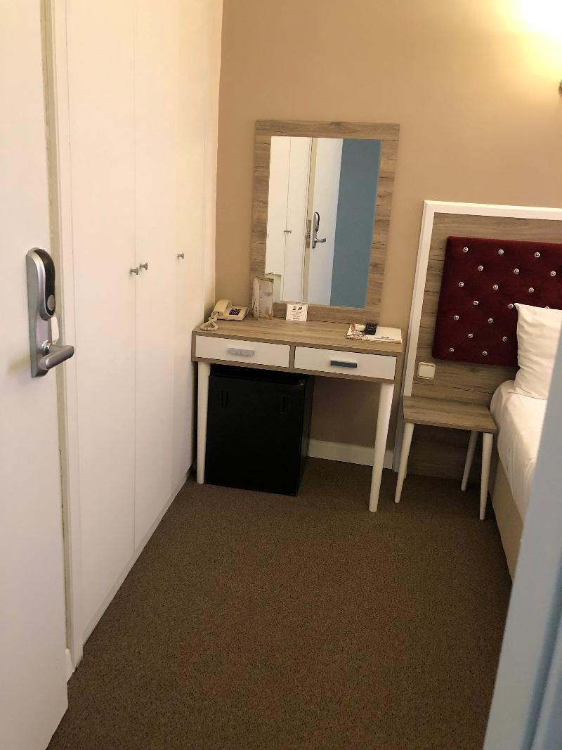 Kecik Hotel Истанбул Екстериор снимка